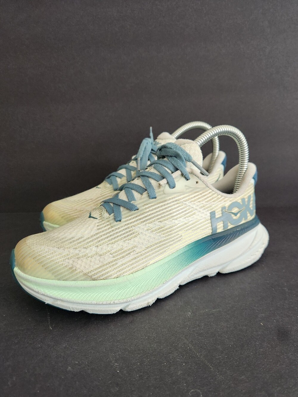 Hoka One One Clifton 9 Youth Running Shoes Size 3.5MD (Womens Size 5)